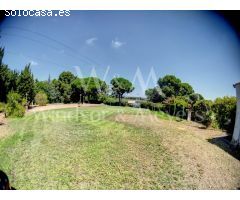 MAGNÍFICA FINCA CON 3 PROPIEDADES INDEPENDIENTES Y GRAN JARDÍN.