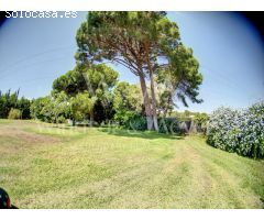 MAGNÍFICA FINCA CON 3 PROPIEDADES INDEPENDIENTES Y GRAN JARDÍN.