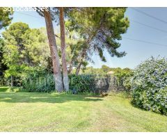 MAGNÍFICA FINCA CON 3 PROPIEDADES INDEPENDIENTES Y GRAN JARDÍN.