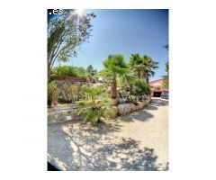 MAGNÍFICA FINCA CON 3 PROPIEDADES INDEPENDIENTES Y GRAN JARDÍN.