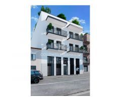 Dúplex en planta baja con patio cerca del Monestir