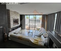 Formidable Villa con vistas al mar y ubicada frente al Campo de Golf de
