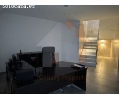 Formidable Villa con vistas al mar y ubicada frente al Campo de Golf de