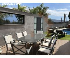 Formidable Villa con vistas al mar y ubicada frente al Campo de Golf de