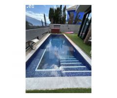 Formidable Villa con vistas al mar y ubicada frente al Campo de Golf de