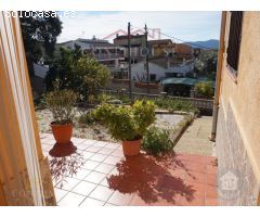 Casa muy soleada con piscina, parking y vistas en Tordera