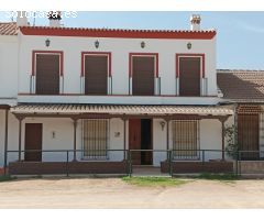 ENCANTADORA CASA EN EL ROCÍO ALMONTE (HUELVA)