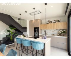 Maravillosa Villa de lujo independiente con gran parcela ( 327 m2), piscina
