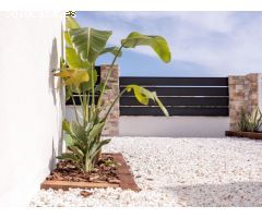 Maravillosa Villa de lujo independiente con gran parcela ( 327 m2), piscina
