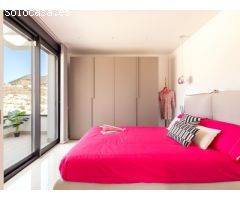 Maravillosa Villa de lujo independiente con gran parcela ( 327 m2), piscina