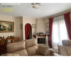 Se vende bonita casa en uno de los barrios más emblemáticos de Ronda con cochera