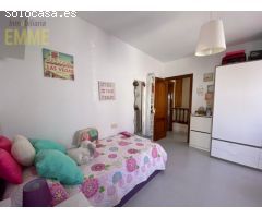 Se vende bonita casa en uno de los barrios más emblemáticos de Ronda con cochera