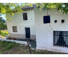 FINCA CON CASA Y NAVE A 10 MINUTOS DE RONDA