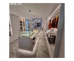 Traspaso de importante Comercio en calle dEnric Granados casi Diagonal