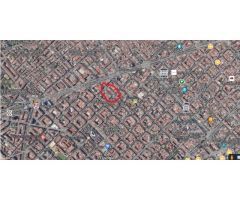 Traspaso de importante Comercio en calle dEnric Granados casi Diagonal