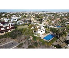 VILLA EN PRIMERA LINEA DE PLAYA CABO ROIG