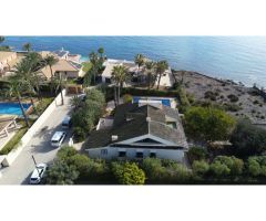 VILLA EN PRIMERA LINEA DE PLAYA CABO ROIG