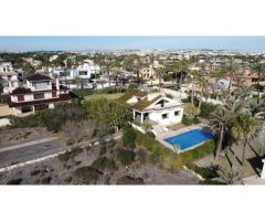 VILLA EN PRIMERA LINEA DE PLAYA CABO ROIG