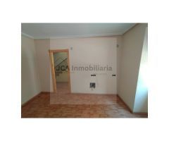 SE VENDE CASA EN BULLAS DE DOS PLANTAS CON 4 HABITACIONES.