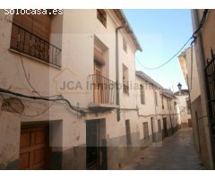 SE VENDE CASA INDEPENDIENTE EN ZONA CASCO HISTORICO DE CARAVACA