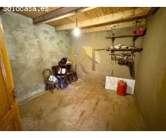 SAN PEDRO BERCIANOS: Casa de adobe con tejado en perfecto estado!