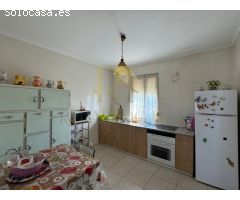 Gran casa con parcela de 1200 metros a escasos minutos de león