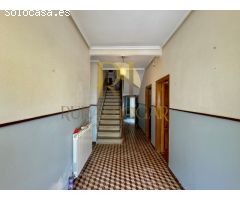 ACEBES DEL PÁRAMO: Casa con gran patio interior.