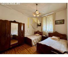 ACEBES DEL PÁRAMO: Casa con gran patio interior.