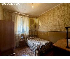 ACEBES DEL PÁRAMO: Casa con gran patio interior.