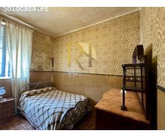 ACEBES DEL PÁRAMO: Casa con gran patio interior.