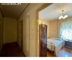 ACEBES DEL PÁRAMO: Casa con gran patio interior.