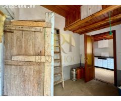 ACEBES DEL PÁRAMO: Casa con gran patio interior.