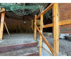 ACEBES DEL PÁRAMO: Casa con gran patio interior.