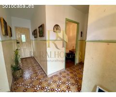 BOÑAR: Gran casa de planta baja con jardín!!