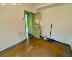 BOÑAR: Gran casa de planta baja con jardín!!