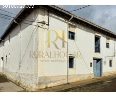 Gran Caserón con patio y estancias varias