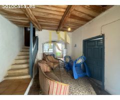 Gran Caserón con patio y estancias varias