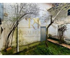 Gran Caserón con patio y estancias varias