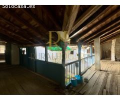 Gran Caserón con patio y estancias varias