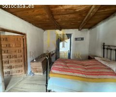 Gran Caserón con patio y estancias varias