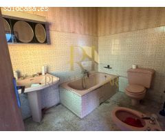 CEBRONES DEL RIO: Gran casa con patio