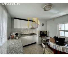 Casa con gran jardín en el corazón de Santa Marina del Rey