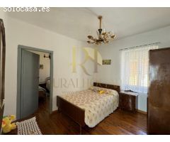 Casa con gran jardín en el corazón de Santa Marina del Rey