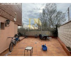 Chalet adosado en urbanización la Legua: Carbajal de la Legua