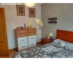 Chalet adosado en urbanización la Legua: Carbajal de la Legua