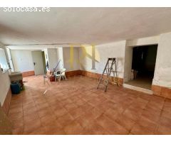LA ROBLA: Casa completamente reformada y 320m2 de terreno!!