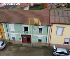 SANTIBAÑEZ DE LA ISLA: Gran casa con tejado completamente nuevo!!