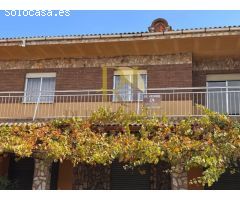 ¡Preciosa casa con negocio anexo en Cimanes De la Vega!