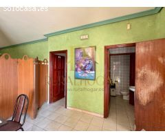 ¡Preciosa casa con negocio anexo en Cimanes De la Vega!