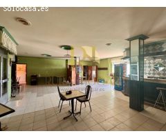 ¡Preciosa casa con negocio anexo en Cimanes De la Vega!